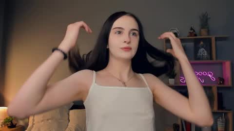 Alona online show from May 10, 2026, 6:46 pm