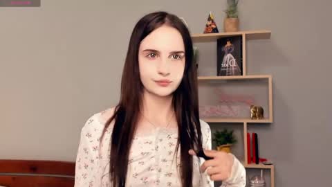 Alona online show from May 28, 2026, 7:33 pm
