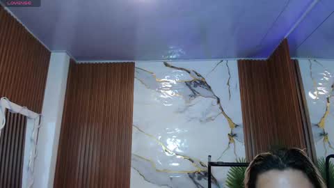 alonddra_tay online show from May 6, 2026, 11:26 am