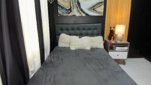 Alondra online show from February 9, 2026, 8:40 am