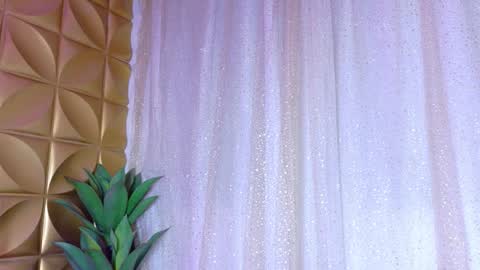 Hazel Bowie online show from March 18, 2026, 2:04 am