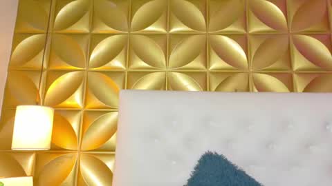 Hazel Bowie online show from April 10, 2026, 8:13 pm