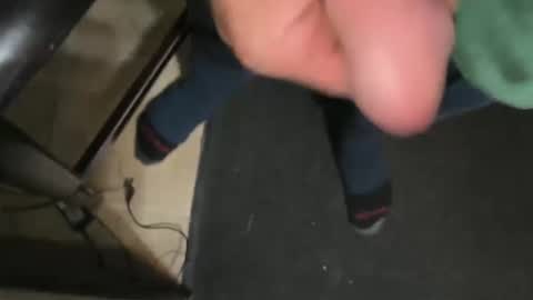 alostmale online show from September 10, 2025, 2:44 am