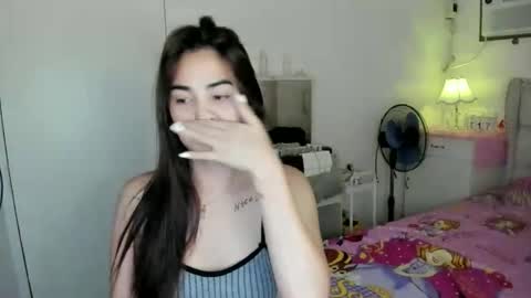 alovelydollnica online show from April 17, 2026, 12:24 am