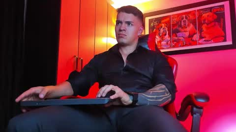 alpha_dominus_ online show from December 2, 2025, 4:07 am