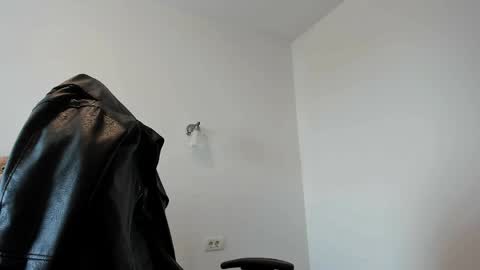 LeatherMaster online show from June 3, 2026, 2:33 pm