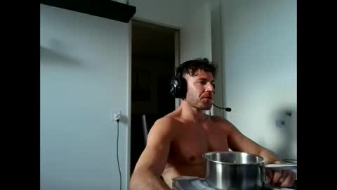 alphah_hunk online show from April 5, 2026, 3:31 pm