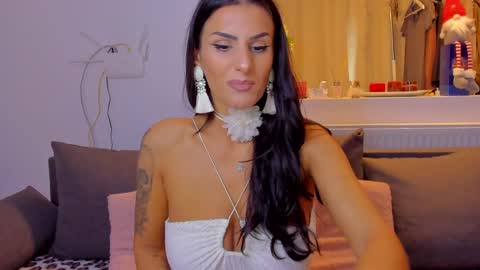 Michelle online show from November 24, 2025, 10:37 am