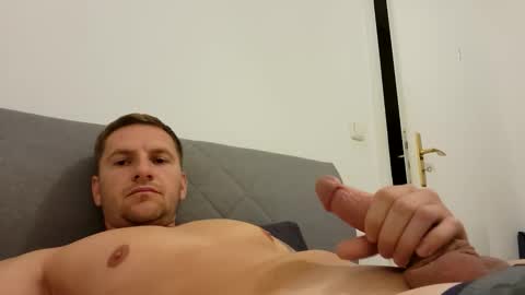 Snapshot of aluke95 chatting on October 3, 2025, 5:54 pm aluke95 online show from October 3, 2025, 5:54 pm