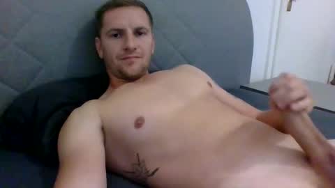 Snapshot of aluke95 chatting on October 4, 2025, 8:34 am aluke95 online show from October 4, 2025, 8:34 am