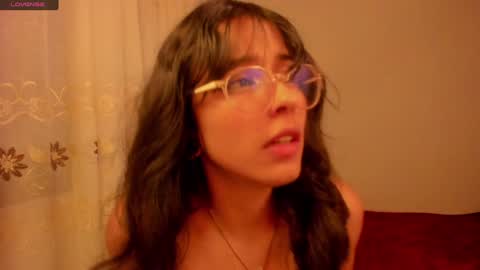 Snapshot of aluna_0310 chatting on December 18, 2024, 11:51 pm . . online show from December 18, 2024, 11:51 pm