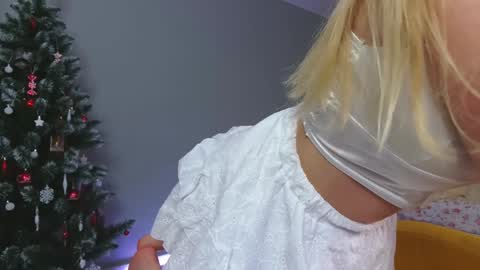Snapshot of aluntick chatting on December 28, 2024, 5:03 pm Amelia NEXT STREAM  online show from December 28, 2024, 5:03 pm