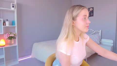Snapshot of aluntick chatting on February 23, 2025, 1:53 pm Amelia NEXT STREAM  online show from February 23, 2025, 1:53 pm