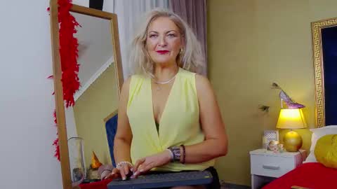 Snapshot of alura_jenson_ chatting on October 30, 2025, 8:42 pm Alura Jenson online show from October 30, 2025, 8:42 pm