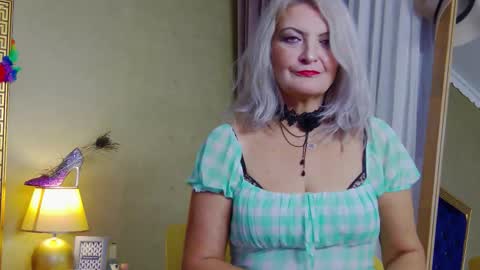 Snapshot of alura_jenson_ chatting on November 3, 2025, 8:21 pm Alura Jenson online show from November 3, 2025, 8:21 pm