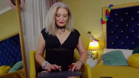 Snapshot of alura_jenson_ chatting on December 16, 2025, 8:25 pm Alura Jenson online show from December 16, 2025, 8:25 pm