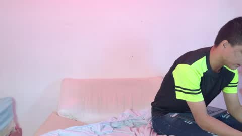 Snapshot of aly_n_sebas chatting on May 5, 2026, 12:07 am aly_n_sebas online show from May 5, 2026, 12:07 am
