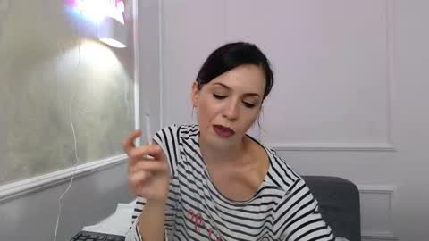 alyarei online show from October 18, 2025, 5:57 pm