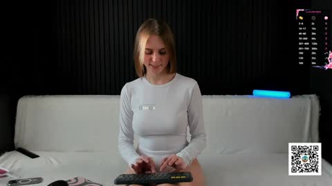 Snapshot of alyona_24 chatting on January 20, 2025, 1:32 pm Alena online show from January 20, 2025, 1:32 pm