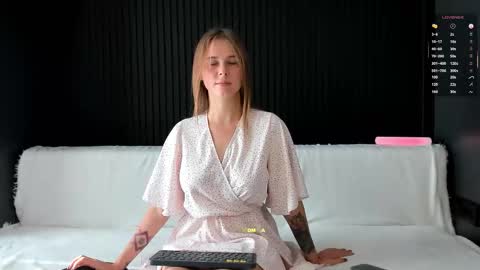 Snapshot of alyona_24 chatting on September 21, 2025, 12:29 pm Alena online show from September 21, 2025, 12:29 pm