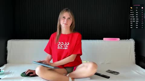 Snapshot of alyona_24 chatting on September 27, 2025, 1:05 pm Alena online show from September 27, 2025, 1:05 pm