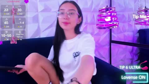 Snapshot of alys_molly chatting on December 26, 2024, 11:10 am sopie online show from December 26, 2024, 11:10 am