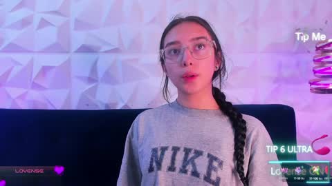 Snapshot of alys_molly chatting on January 30, 2025, 11:01 am sopie online show from January 30, 2025, 11:01 am