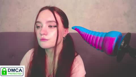 Alyssa online show from November 19, 2025, 3:39 am