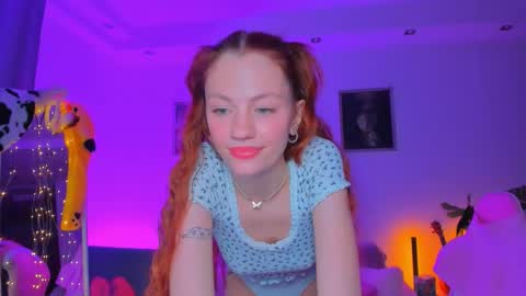 alyssa_smitt online show from October 6, 2025, 9:56 pm