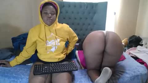 Snapshot of alyssabrownx chatting on May 7, 2026, 9:25 am alyssabrownx online show from May 7, 2026, 9:25 am