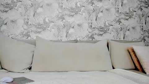 alysamillan online show from January 13, 2025, 8:37 am