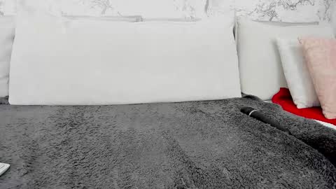 alysamillan online show from January 26, 2025, 11:28 am