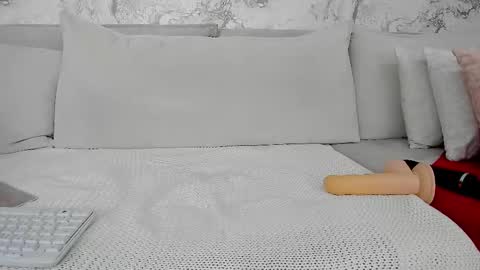 alysamillan online show from March 10, 2025, 12:04 pm