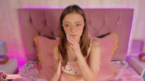 Alyy online show from April 13, 2026, 9:09 pm