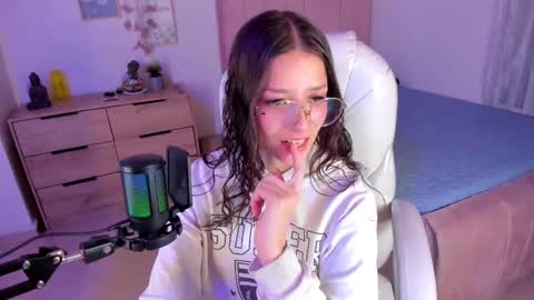 B I A N C A online show from March 11, 2025, 3:48 am