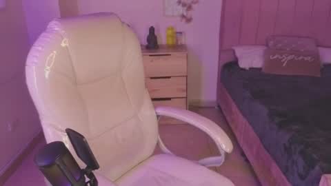 B I A N C A online show from September 24, 2025, 3:32 am