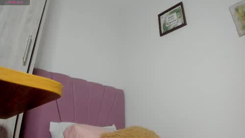 Snapshot of amaia_mendoza chatting on June 13, 2026, 11:35 pm Amaia Mendoza online show from June 13, 2026, 11:35 pm