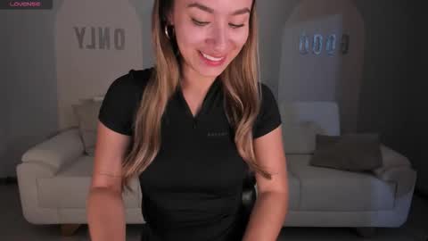 Amaia Haywood online show from October 31, 2025, 7:59 pm