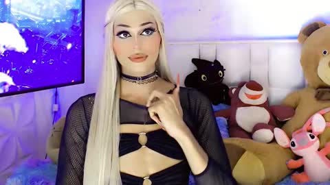 amal_baddel_ online show from February 15, 2025, 2:55 pm