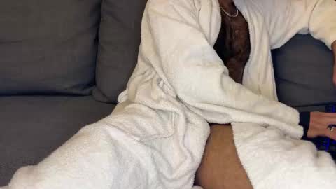 amalik_yoazz online show from November 20, 2025, 1:33 pm