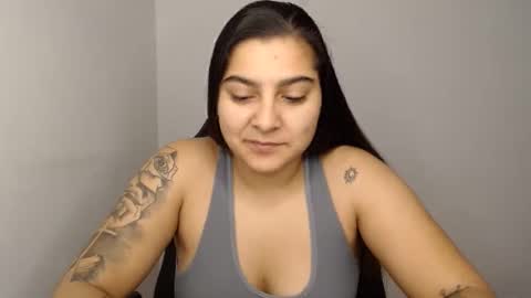 The queen of the biceps  online show from January 4, 2025, 9:21 am