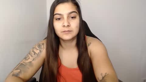 The queen of the biceps  online show from January 18, 2025, 9:56 am