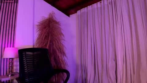 Luisa online show from November 10, 2025, 1:48 am