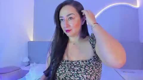 Snapshot of amanda_benz_ chatting on July 6, 2026, 11:07 am amanda_benz_ online show from July 6, 2026, 11:07 am