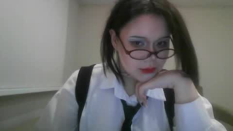 Snapshot of amanda_mia chatting on April 21, 2026, 5:28 pm amanda_mia online show from April 21, 2026, 5:28 pm