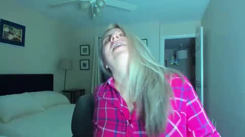 Snapshot of amandainbloom chatting on February 18, 2026, 7:48 am Amanda online show from February 18, 2026, 7:48 am