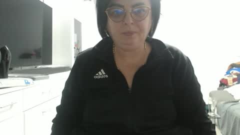 Snapshot of amandamuller1982 chatting on November 16, 2025, 10:37 pm Anda online show from November 16, 2025, 10:37 pm