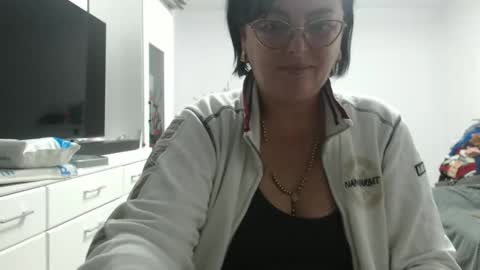 Snapshot of amandamuller1982 chatting on November 18, 2025, 10:03 pm Anda online show from November 18, 2025, 10:03 pm