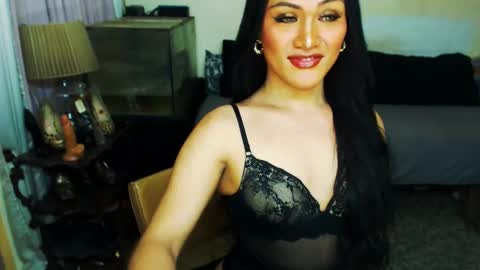 Suzie online show from March 25, 2026, 11:44 pm