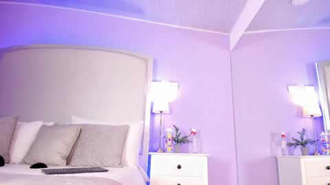 luna online show from April 7, 2026, 11:54 am